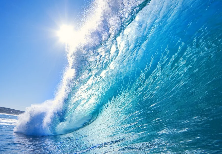 La revolución de la energía oceánica y su aprovechamiento en la generación de energía renovable a partir del calor oceánico.